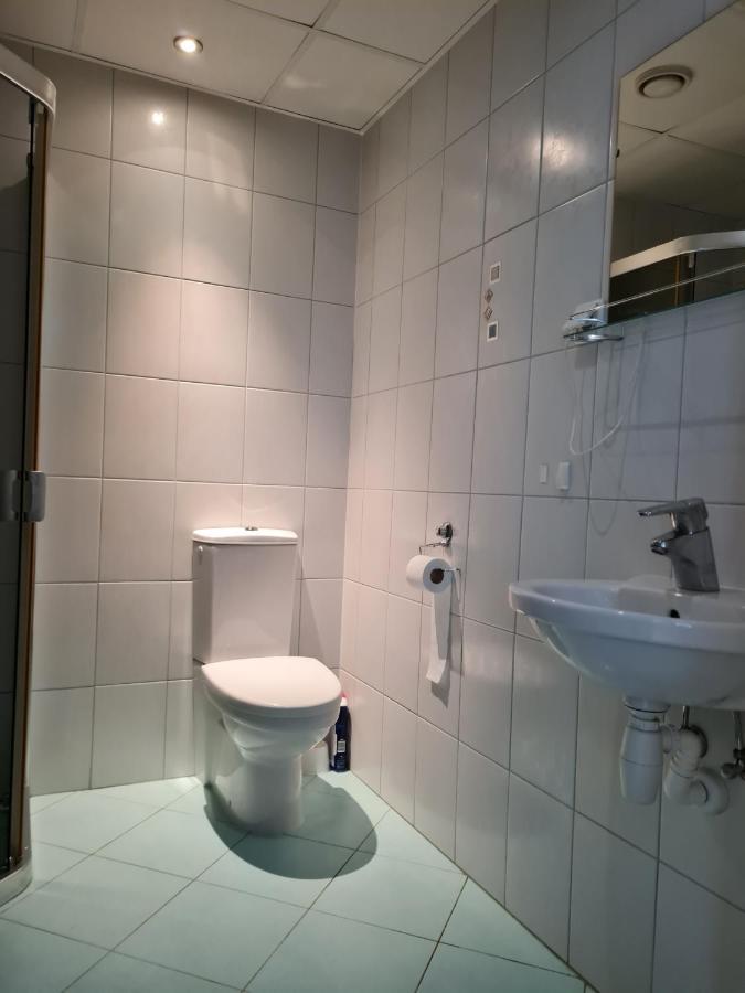 Cozy One Bedroom Apartment In City Center Tallin Exterior foto
